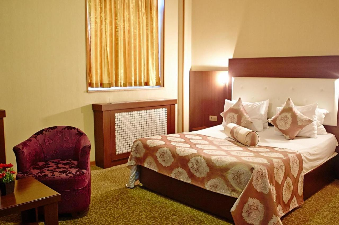 Grand Nakhchivan Hotel Buitenkant foto