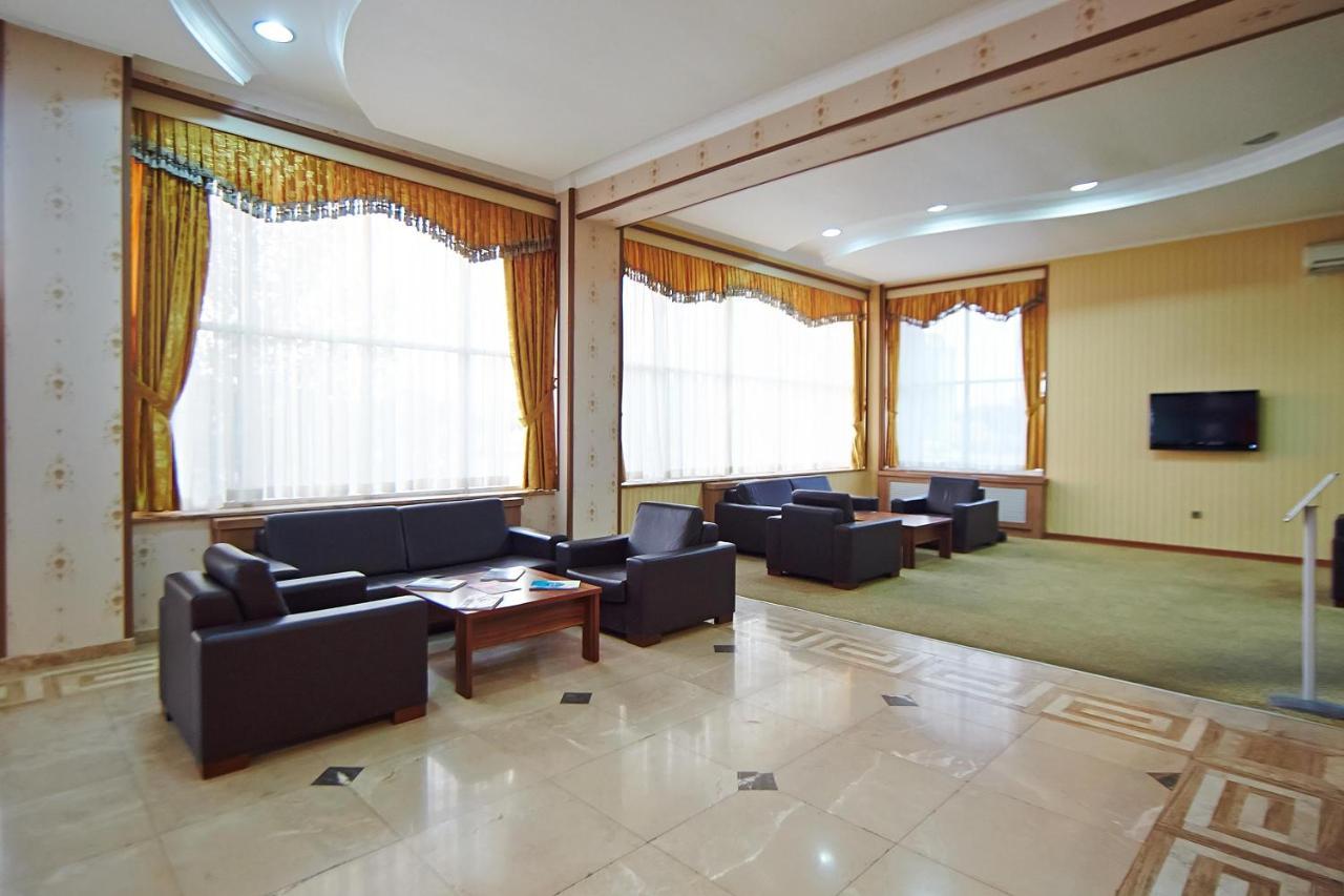 Grand Nakhchivan Hotel Buitenkant foto