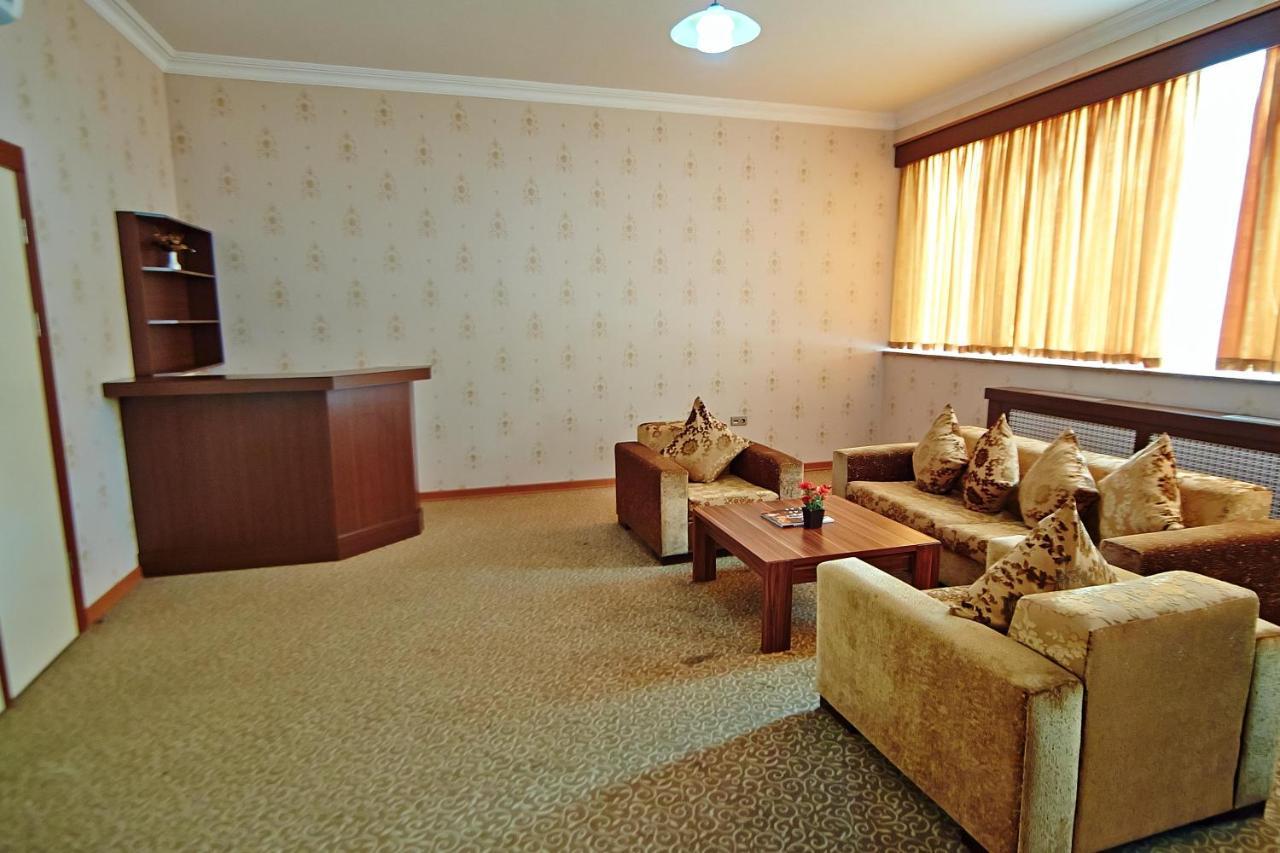 Grand Nakhchivan Hotel Buitenkant foto