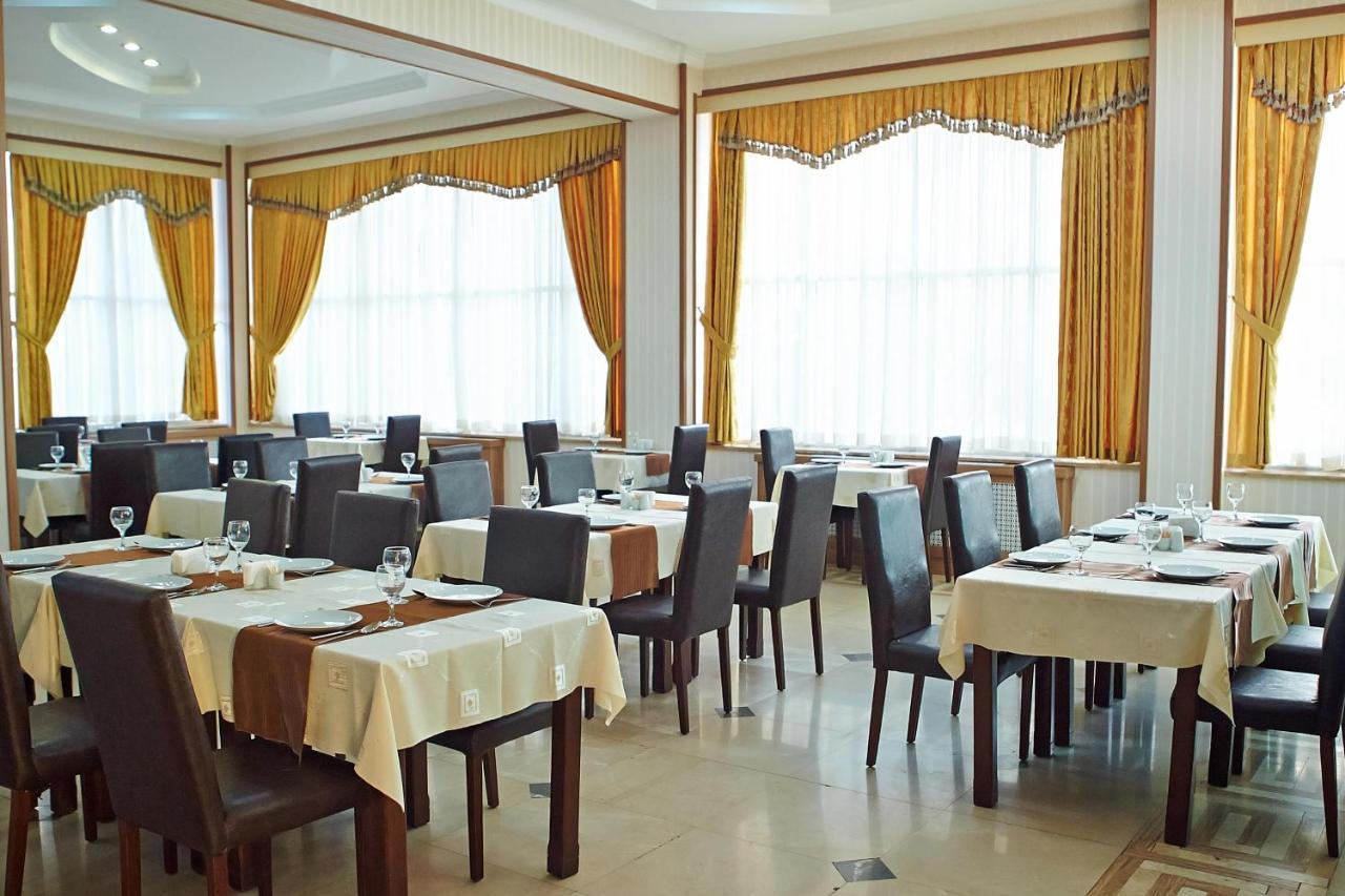 Grand Nakhchivan Hotel Buitenkant foto