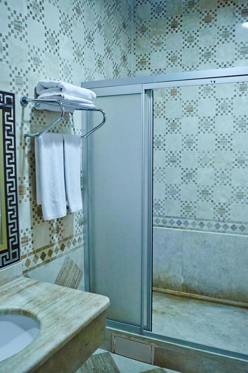 Grand Nakhchivan Hotel Buitenkant foto