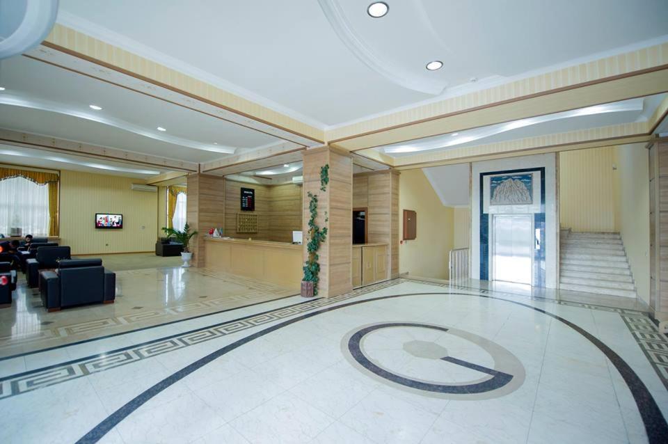 Grand Nakhchivan Hotel Buitenkant foto