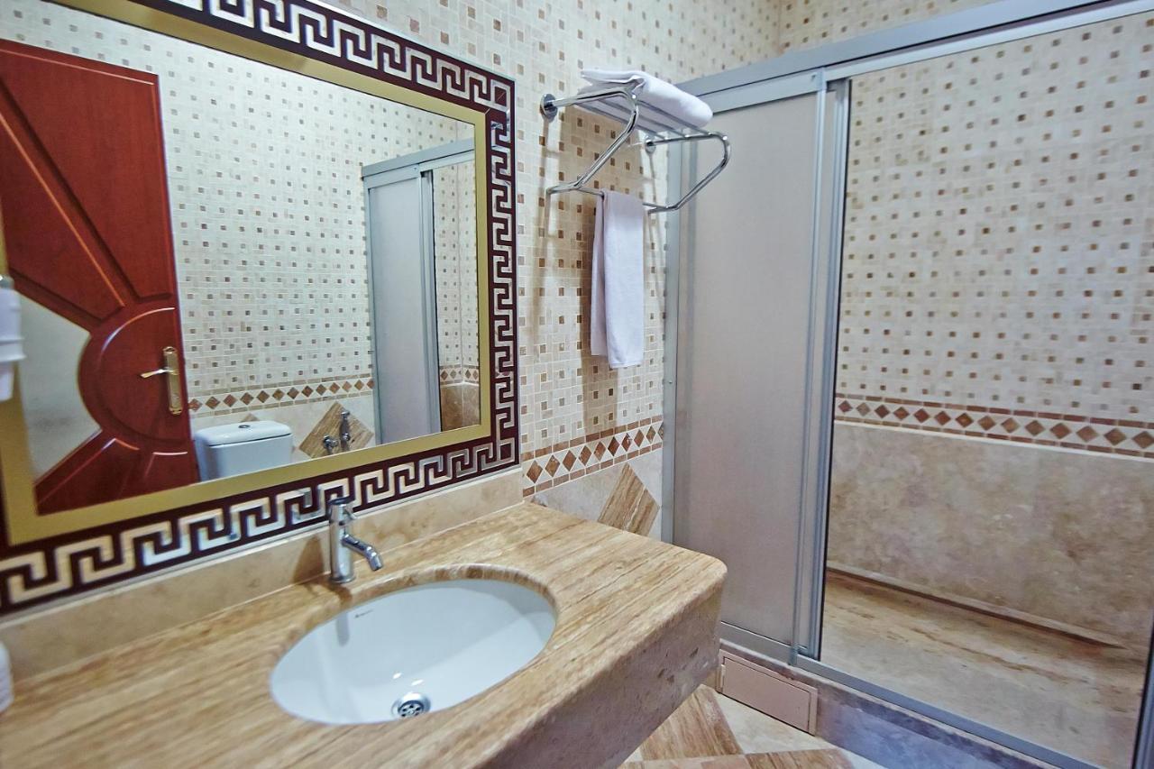 Grand Nakhchivan Hotel Buitenkant foto