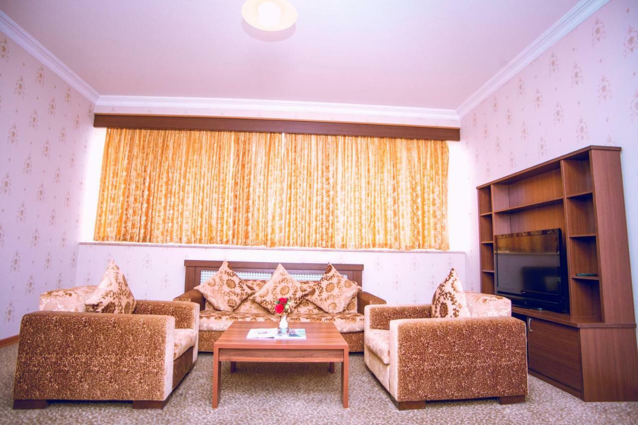 Grand Nakhchivan Hotel Buitenkant foto
