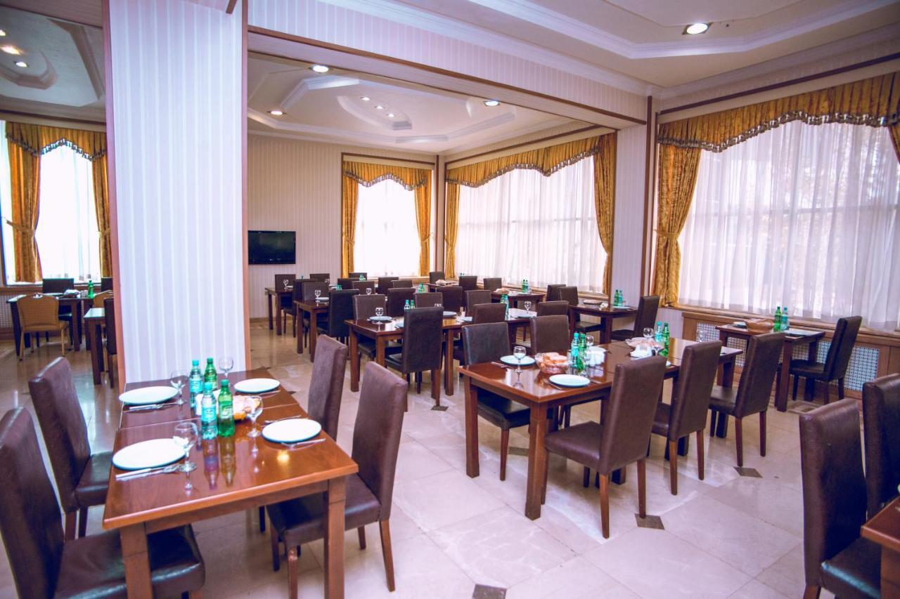 Grand Nakhchivan Hotel Buitenkant foto